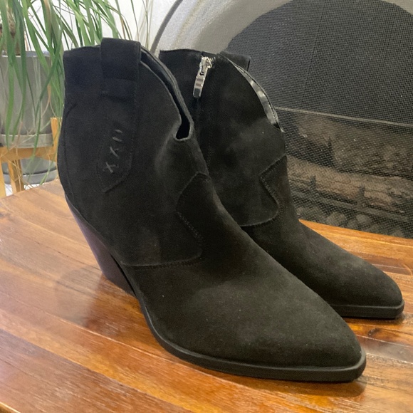 Nine West Shoes - Nine West Fainay Block Heel Pointy Toe Western Booties Size 7.5